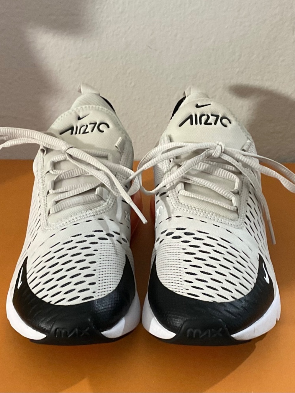 Nike Air Max 270 Light Bone Hot Punch.